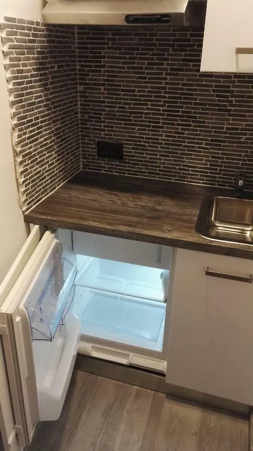 Ichill Apartment Pula 0*,